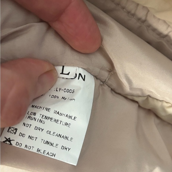 Amazon | puffer | cream | trendy | lightweight | packable | jacket | L - Picture 4 of 10